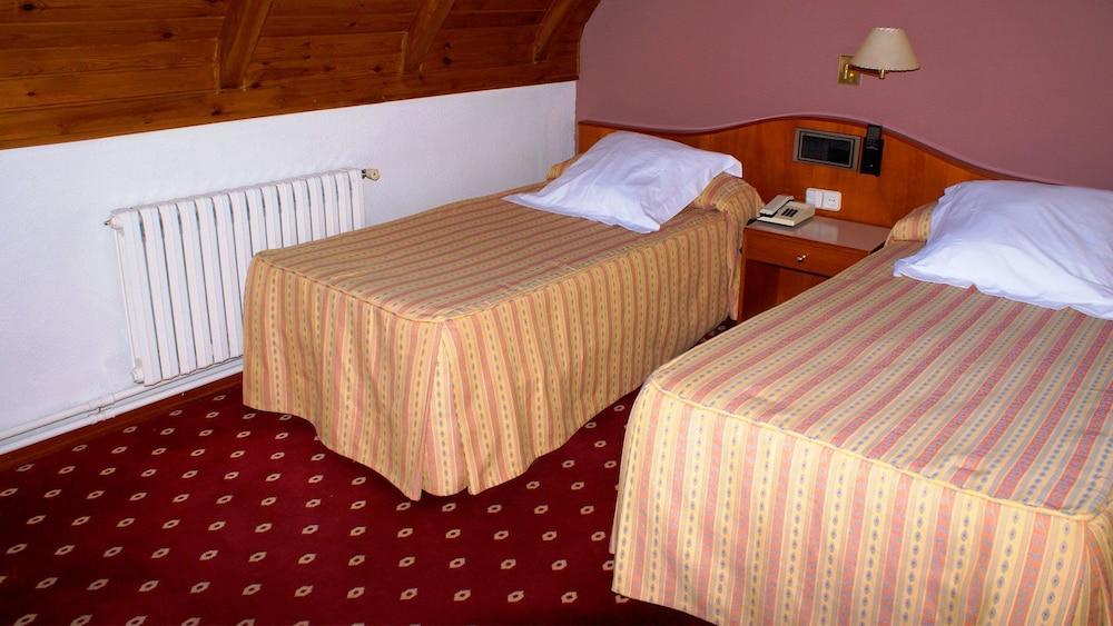 Hotel Edelweiss Arties Extérieur photo