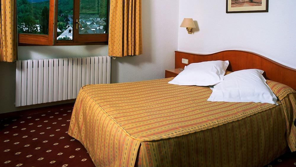 Hotel Edelweiss Arties Extérieur photo
