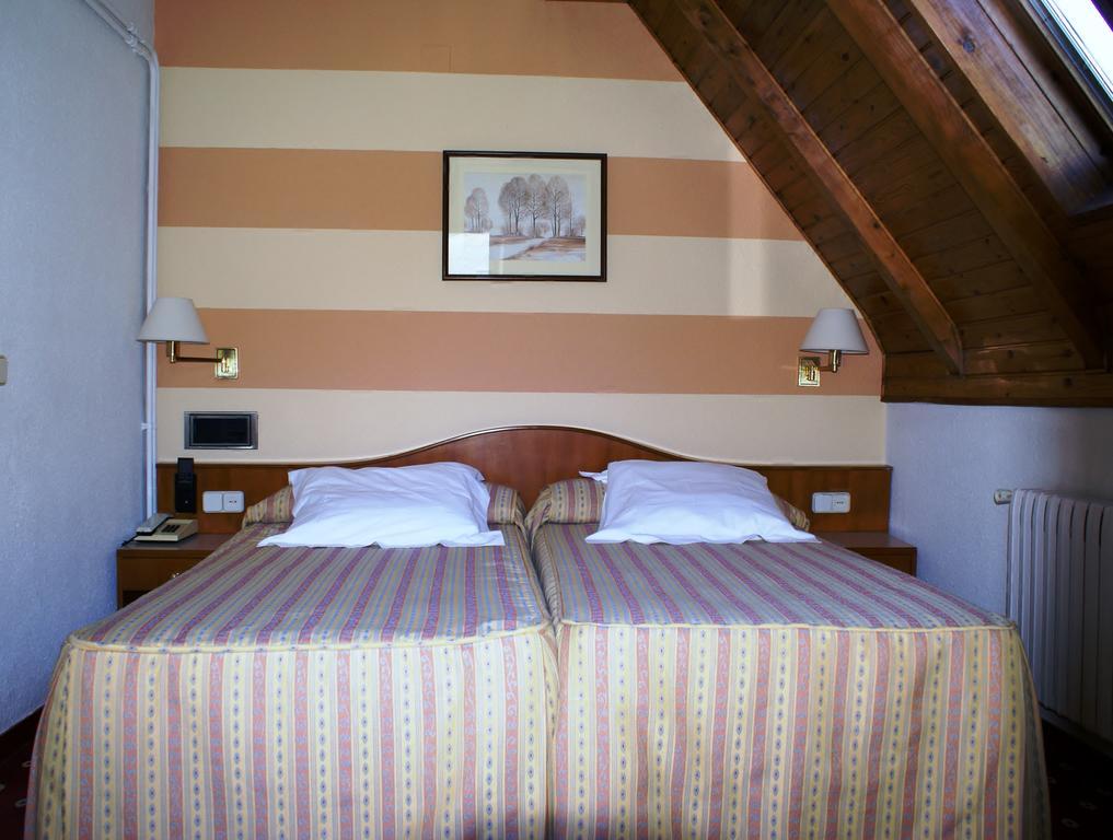 Hotel Edelweiss Arties Extérieur photo