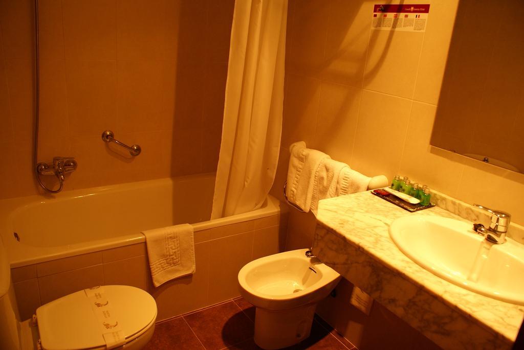 Hotel Edelweiss Arties Chambre photo